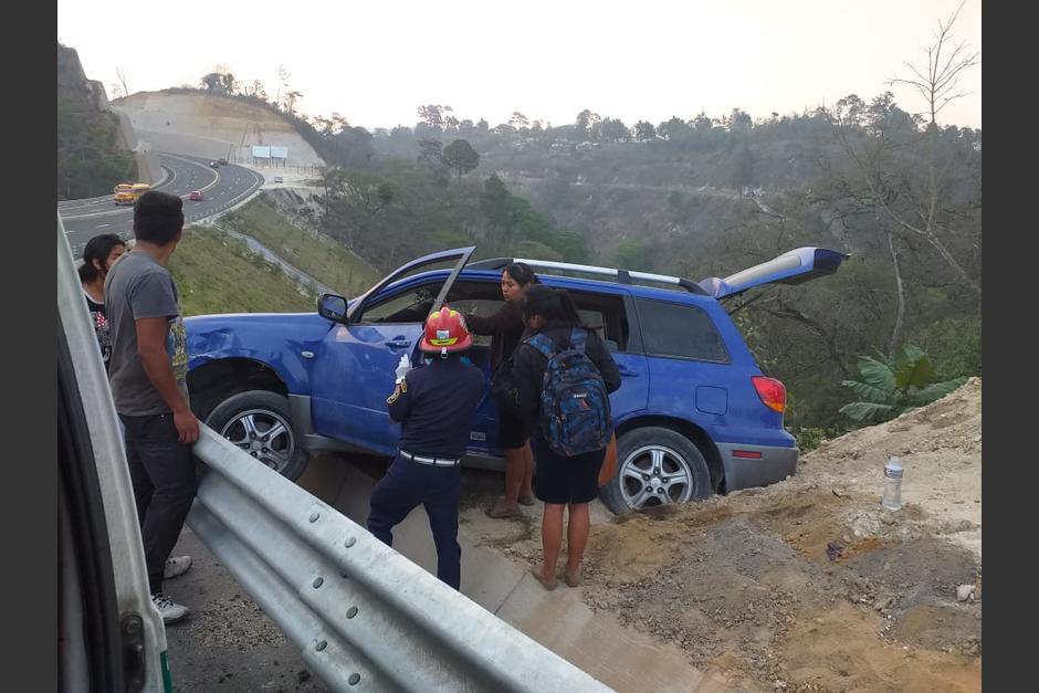 Veh Culo Sale De La Carretera En Libramiento De Chimaltenango