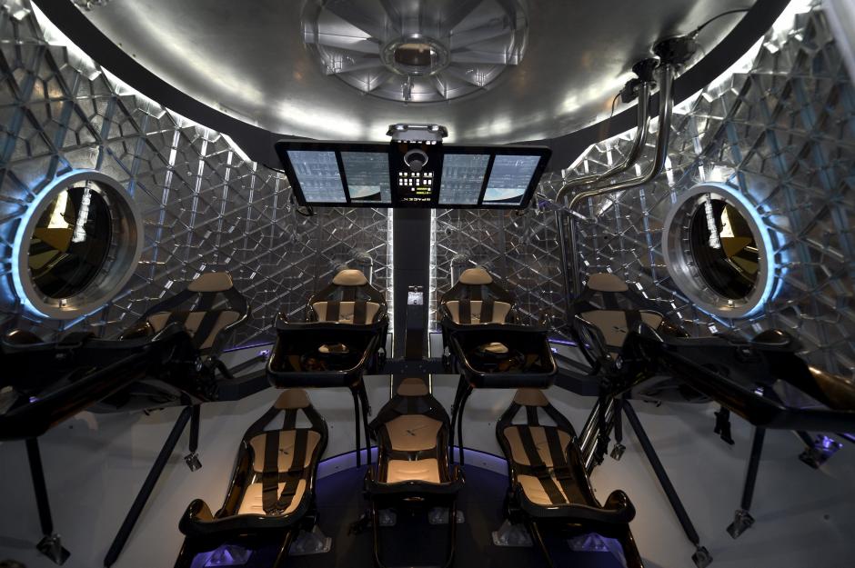 La Empresa Spacex Presenta Nave Para Transportar Astronautas A La Eei Soy502