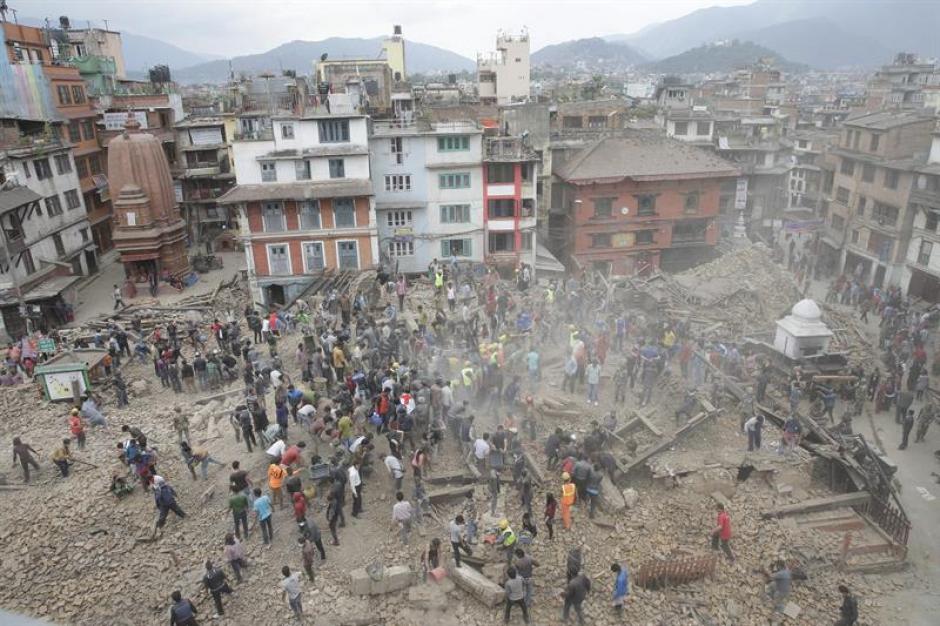 Terremoto En Nepal Deja Cientos De Muertos Y Miles De Heridos