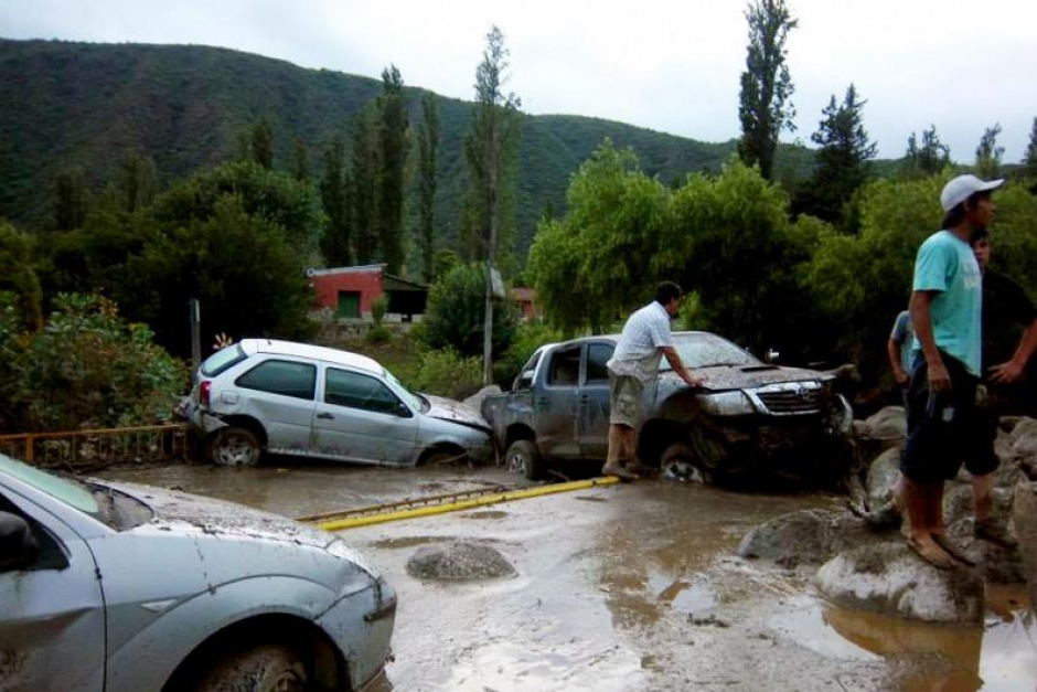 Doce Muertos Y Desaparecidos Por El Temporal De Lluvia En Argentina