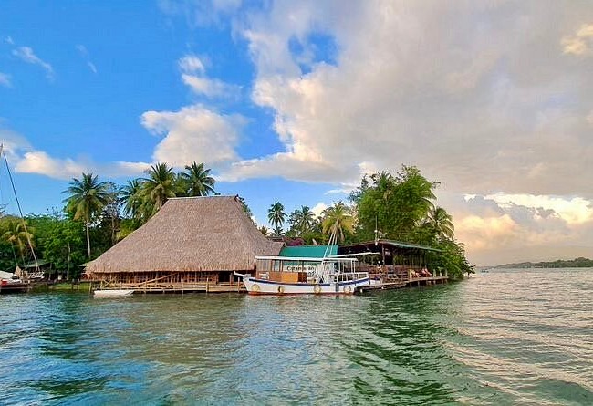 Hotel Catamaran Island