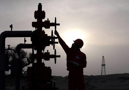 El precio del petróleo registró este martes una fuerte alza que logró sobrepasar la franja de los 50 dólares. (Foto: Archivo)