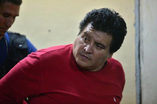 Otro de los capturados, sindicado de pertenecer a la banda de sicarios, fue llevado a la torre de Tribunales. (Foto: Wilder López/Soy502)