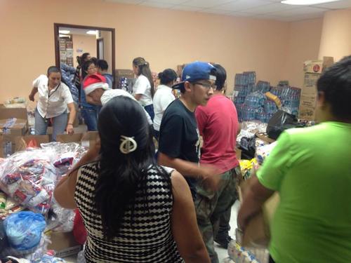 Los centros de acopio recibieron gran apoyo de los guatemaltecos. (Foto Fredy Hernández/Soy502)