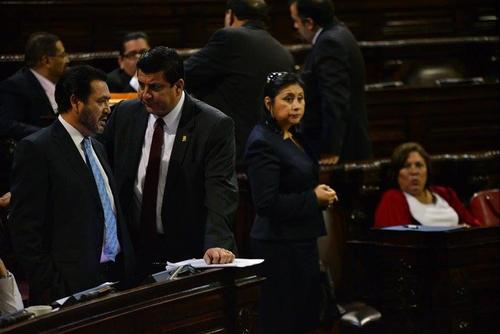 Tanto Gudy Rivera (i), como Delia Back (d), fueron respaldados por los secretarios generales de sus agrupaciones políticas. (Foto Archivo/Soy502)