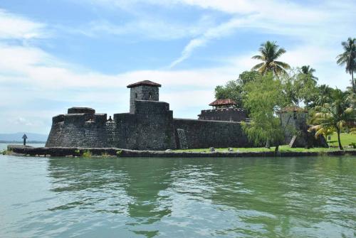 El castillo de San Felipe se ubica en las orillas del lago. (Foto: Nuestro Diario)