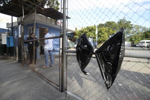 Solo familiares de internados y personas que corroboren que tienen cita pueden ingresar. (Foto: Wilder López/Soy502)