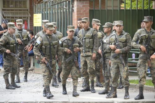 El Hospital Roosevelt abrió sus puertas con fuertes medidas de seguridad. (Foto: Wilder López/Soy502)