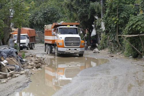 Las condiciones de los caminos son un peligro para las personas y los vehículos. (Foto: Archivo Nuestro Diario)