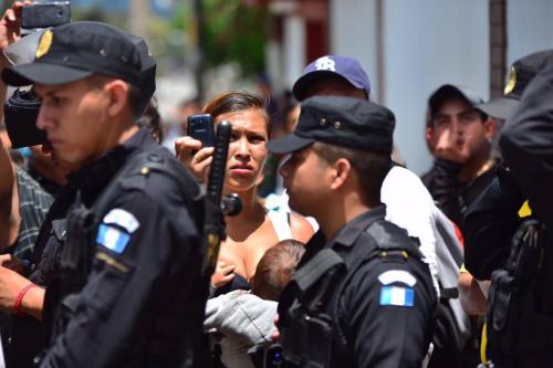 La Policía no quería actuar en el motín de Gaviotas, sin presencia de la Procuraduría de Derechos Humanos. (Foto: Wilder López/Soy502)