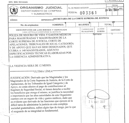 En este documento se justifica la licitación del seguro médico y de vida para los 148 magistrados. (Foto: Guatecompras)