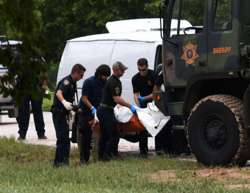 Los cuerpos son recuperados por las autoridades. (Foto: Univisión) 