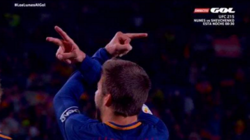 Este es el gesto que Piqué hizo durante un gol. (Foto: captura de pantalla) 