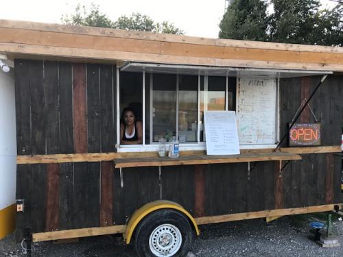 Sulma estudió psicología pero se ha adaptado a trabajar en un camión de comida en Texas. (Foto: Louisa Reynolds)