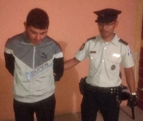 La Policía Nacional Civil detuvo al portero de Cabricán FC por agresión. (Foto: SuperInformativo)