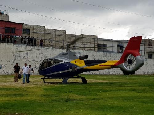 Alonzo aterrizó en el estadio municipal de Santiago Sacatepéquez este domingo. (Foto: El Gráfico de Sacatepéquez)