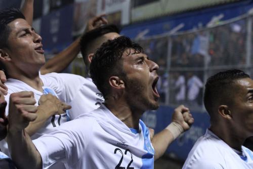 El grito de gol de Wilson Pineda en el estadio Mario Camposeco. (Foto: Luis Barrios/Soy502)