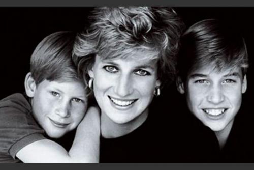 Diana y sus hijos, Harry y William.