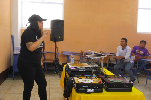 Los chicos tienen una visión distinta y aprenden sobre oportunidades que pueden tener a través de la música. (Foto: Fredy Hernández/Soy502)