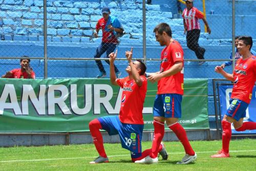 Así festejó Gerson Tinoco su primer gol con Municipal. (Foto: Jesús Alfonso/Soy502)