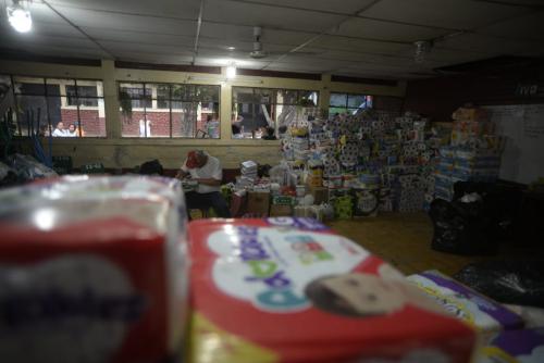 El buen corazón de los guatemaltecos desbordó con sus donaciones los centros de acopio. (Foto: Wilder López/Soy502)
