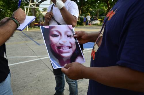Una de las hijas de Néstor, desaparecidas en la tragedia. (Foto: Lucy Galindo/Soy502)