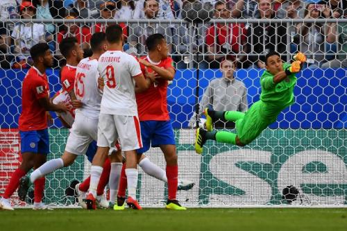 El portero que juega en el Real Madrid fue vital para evitar una goleada. (Foto: AFP) 