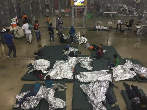 Esta foto fue tomada el 18 de junio de 2018 en un centro de McAllen, Texas. (Foto: AFP)