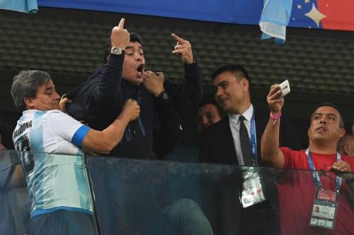 Así insultó Maradona a parte de los aficionados en el estadio. (Foto: AFP) 