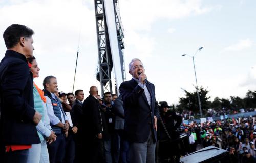 El expresidente de Colombia, Álvaro Uribe, durante el cierre de campaña de Iván Duque, candidato a la presidencia del Centro Democrático, en Bogotá. (Foto: The New York Times)