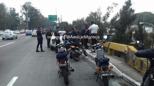 La PNC copó al conductor del auto en el Periférico. (Foto: Amílcar Montejo/PMT) 