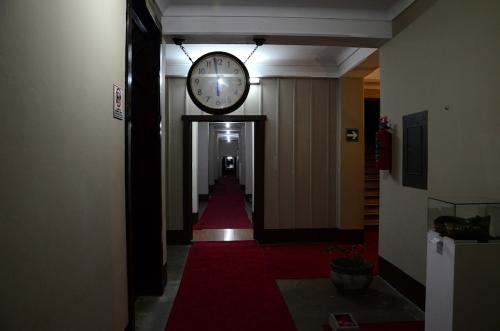 La oficinas administrativas se encontraban en el sótano, también a pasillos que dirigen a la casa Presidencial. (Foto: Selene Mejía/Soy502) 