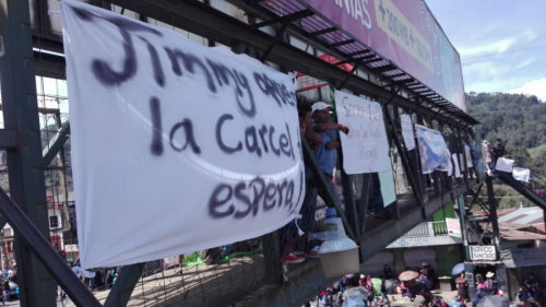 Pobladores de occidente utilizan pancartas en contra de Jimmy Morales. (Foto: Prensa Comunitaria)
