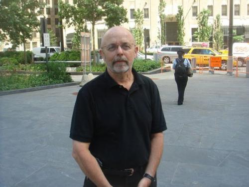 Richard Drew, autor de la icónica imagen de los atentados terroristas. (Foto: Yahoo)