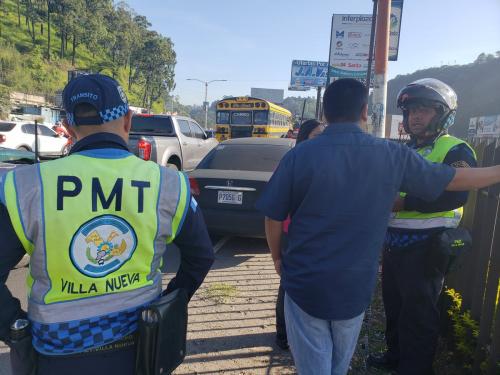 El conductor grabó a los agentes e intentó intimidarlos. (Foto: Dalia Santos/PMT) 