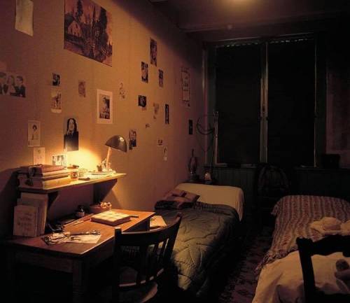 Así lucía el área donde dormía Ana Frank. (Foto: oficial) 