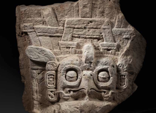 La pieza arqueológica fue descubierta por Teobert Maler en 1899 en Piedras Negras, Petén, pero en la década de los 60 fue robada por saqueadores. (Foto: Galería Millon)