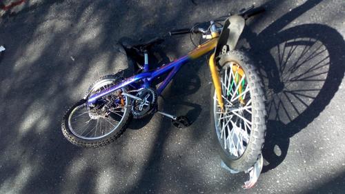 Si conoces a familiares del dueño de la bicicleta, puedes ayudar al informarles del incidente. (Foto: Amílcar Montejo)