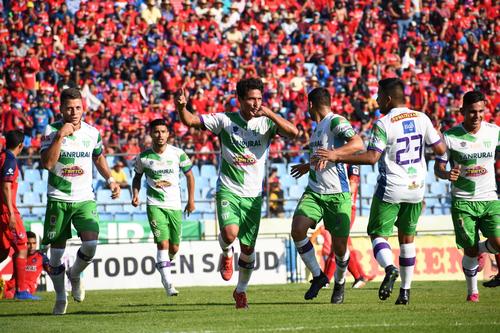 El gol de Jairo Arreola enmudeció por unos minutos el nacional. (Foto: Rudy Martínez/Soy502)