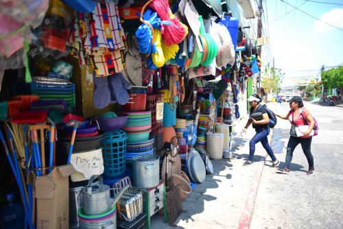 Los comerciantes dejan su mercadería a la vista sin temor de robo (Foto: Jesús Alfonso/Soy502)