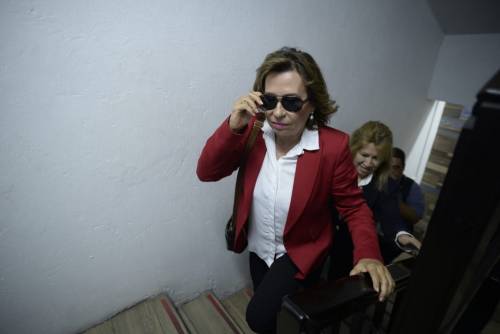 Sandra Torres llega a la Municipalidad de Villa Nueva. (Foto: Wilder López/Soy502)