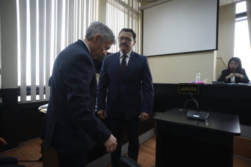 Héctor Cifuentes y Luis Pedro Villanueva Mirón en la audiencia de primera declaración. (Foto: Wilder López/Soy502) 