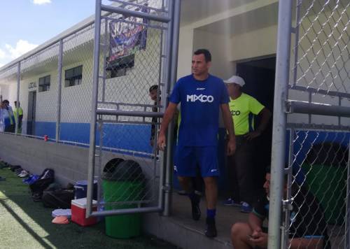 Pappa listo para realizar el primer entrenamiento con Deportivo Mixco. (Foto: Cortesía Henry González)