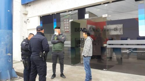 El usuario optó por devolver el dinero a la policía, ahora las autoridades se encargarán de devolverlo. (Foto: Milenio)