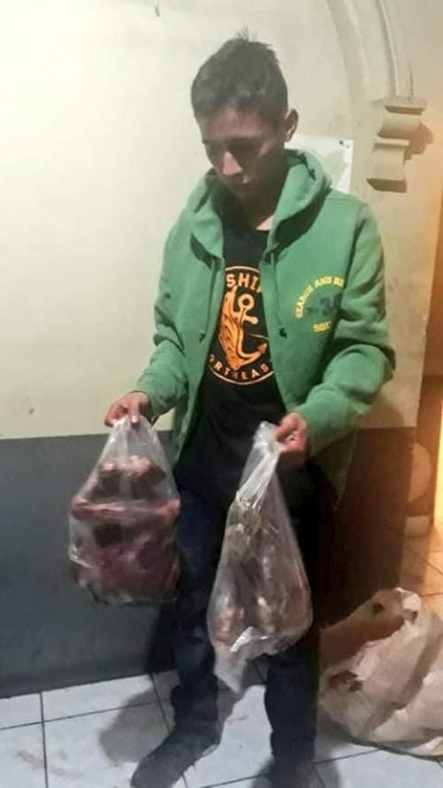El hombre pretendía vender unas 35 libras de carne dijo. (Foto: captura pantalla) 