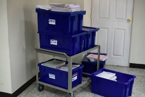 En estas cajas se resguarda parte de las pruebas documentales del juicio en contra de los familiares del presidente Jimmy Morales. (Foto: Wilder López/Soy502) 