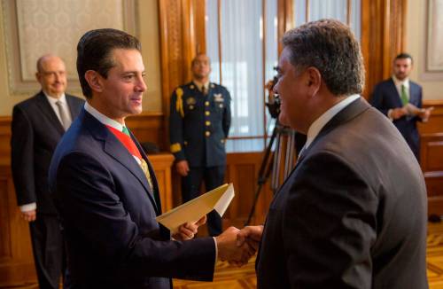 El embajador de Guatemala en México, Nelson Olivero, presentó sus credenciales al expresidente mexicano Enrique Peña Nieto en mayo de 2018. (Foto: Protocolo México)