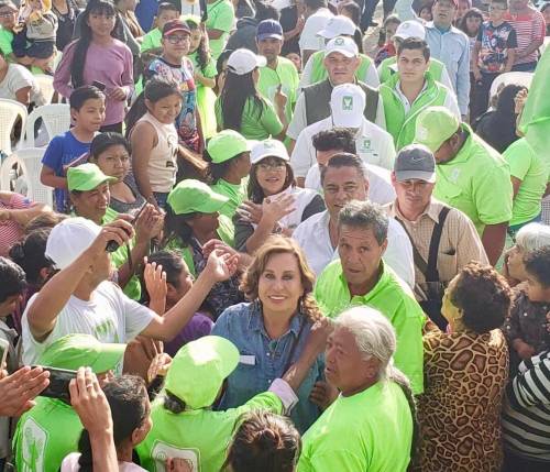 Sandra Torres, candidata de la UNE, visitó Antigua Guatemala, Sacatepéquez; y Mixco. (Foto: Twitter/Sandra Torres)