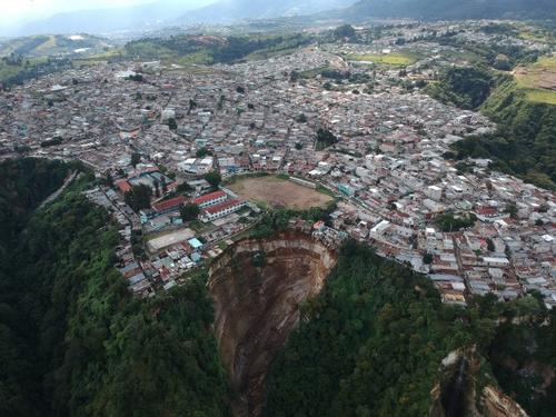 Así se observa desde el aire el área afectada. (Foto: Facebook/CiudadPeronia) 