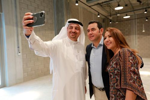 El presidente Jimmy Morales aprovechó su permanencia de los Emiratos Árabes para visitar la localidad donde se desarrollará la Expo 2020. (Foto: AGN)